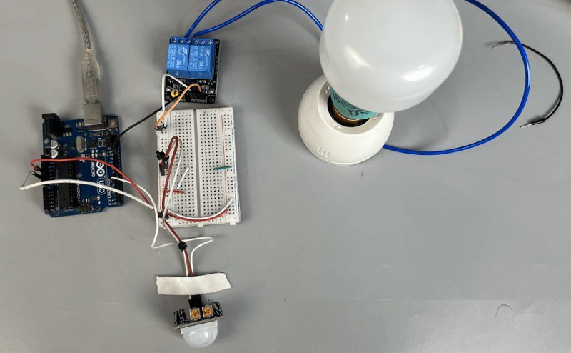 Motion-activated bulb Arduino project