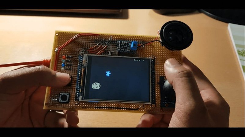 Handheld game console